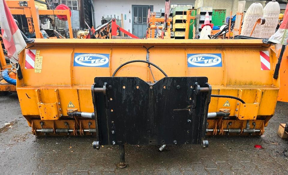 Schneepflug für Schaeff U. Yanmar Radlader Schneeschild Schneeschieber Schmidt Winterdienst - Lame à neige: photos 3 Schneepflug für Schaeff U. Yanmar Radlader Schneeschild Schneeschieber Schmidt Winterdienst - Lame à neige: photos 3