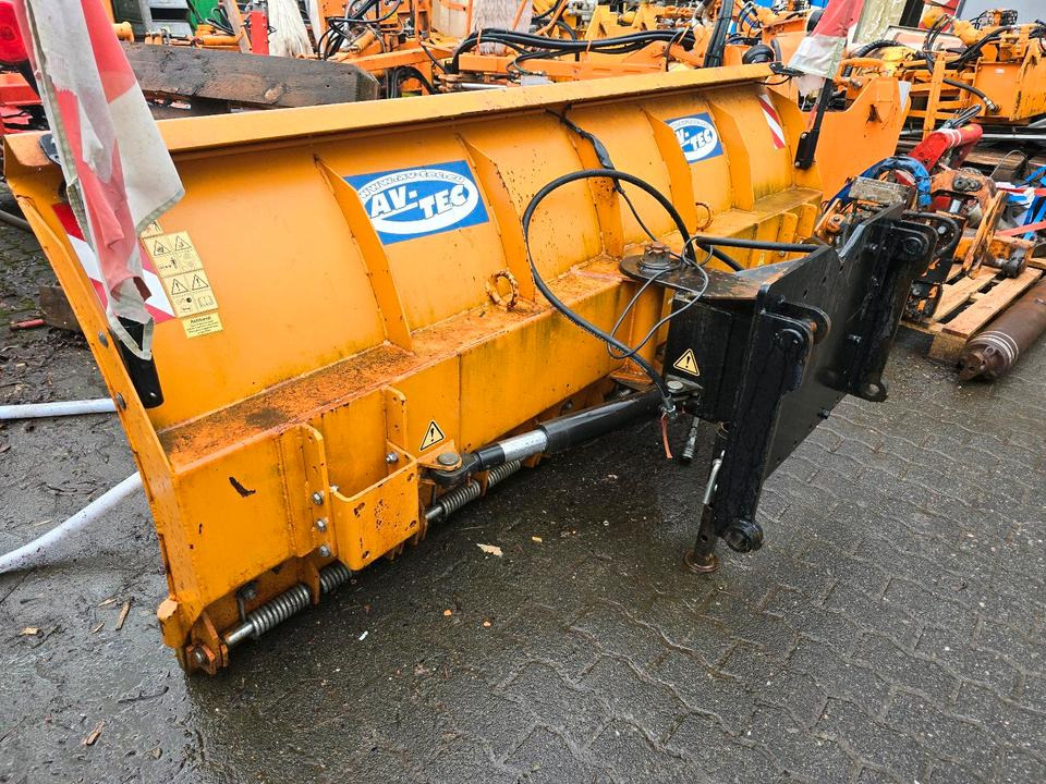 Schneepflug für Schaeff U. Yanmar Radlader Schneeschild Schneeschieber Schmidt Winterdienst - Lame à neige: photos 1 Schneepflug für Schaeff U. Yanmar Radlader Schneeschild Schneeschieber Schmidt Winterdienst - Lame à neige: photos 1