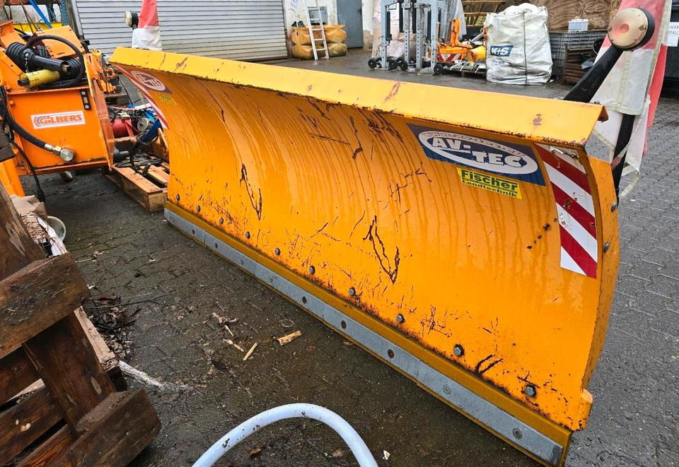 Schneepflug für Schaeff U. Yanmar Radlader Schneeschild Schneeschieber Schmidt Winterdienst - Lame à neige: photos 4 Schneepflug für Schaeff U. Yanmar Radlader Schneeschild Schneeschieber Schmidt Winterdienst - Lame à neige: photos 4
