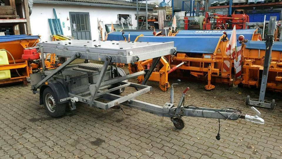 Trebbiner VWT E Verkehrsleittafel Verkehrsleitanhänger Nissen - Matériel de chantier, Remorque: photos 5 Trebbiner VWT E Verkehrsleittafel Verkehrsleitanhänger Nissen - Matériel de chantier, Remorque: photos 5