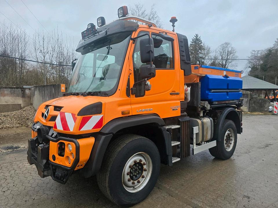 Unimog U 430 EAS Easy-Drive Variopilot U527 535 430 427 423 Mercedes-Benz 405 UGE UGN Hydrostat - Engin de déneigement: photos 1 Unimog U 430 EAS Easy-Drive Variopilot U527 535 430 427 423 Mercedes-Benz 405 UGE UGN Hydrostat - Engin de déneigement: photos 1