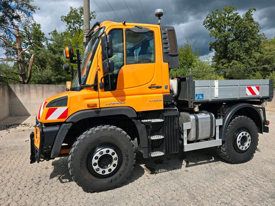 Unimog U429 NKS-F-UGE-42 Mercedes-Benz 405/10 405/12 UGE Mercedes-Benz U 318 323 327 423 427 429 430 EasyDrive Variopilot Mulag MKM 700 Böschungsmäher Böschungsmulcher Bucher Salzstreuer - Engin de déneigement: photos 2 Unimog U429 NKS-F-UGE-42 Mercedes-Benz 405/10 405/12 UGE Mercedes-Benz U 318 323 327 423 427 429 430 EasyDrive Variopilot Mulag MKM 700 Böschungsmäher Böschungsmulcher Bucher Salzstreuer - Engin de déneigement: photos 2