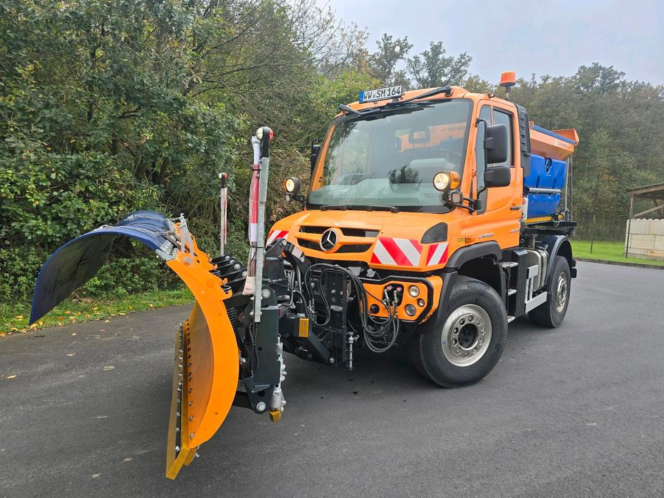 Unlmog 405 U 423 Schmidt Stratos Schneepflug U430 427 Mercedes 318 530 527 Winterdienst - Engin de déneigement: photos 2 Unlmog 405 U 423 Schmidt Stratos Schneepflug U430 427 Mercedes 318 530 527 Winterdienst - Engin de déneigement: photos 2