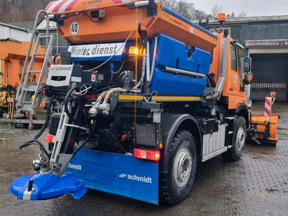 Zu vermieten Unimog 405 U427 Winterdienst Schmidt Salzstreuer 423 429 430 Mercedes Benz 318 527 Vermietung - Engin de déneigement: photos 3 Zu vermieten Unimog 405 U427 Winterdienst Schmidt Salzstreuer 423 429 430 Mercedes Benz 318 527 Vermietung - Engin de déneigement: photos 3