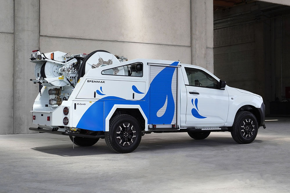 EFEMMAK Xs-Combi Combined Sewer Jetting And Vacuum Vehicle - Camion hydrocureur: photos 1 EFEMMAK Xs-Combi Combined Sewer Jetting And Vacuum Vehicle - Camion hydrocureur: photos 1