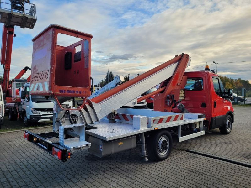 Iveco Daily 35S11 podnośnik koszowy 20 m Multitel MT202DS bucket truck boom lift - Camion avec nacelle: photos 4 Iveco Daily 35S11 podnośnik koszowy 20 m Multitel MT202DS bucket truck boom lift - Camion avec nacelle: photos 4