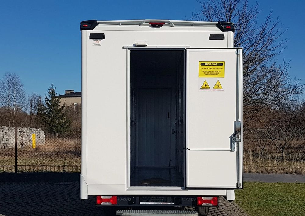 Iveco DAILY KONTENER NISKOPODŁOGOWY 4,43x2,23x2,42 SKLEP FOODTRUCK BAR KLIMA KONIOWÓZ KAMPER - Camion magasin: photos 5 Iveco DAILY KONTENER NISKOPODŁOGOWY 4,43x2,23x2,42 SKLEP FOODTRUCK BAR KLIMA KONIOWÓZ KAMPER - Camion magasin: photos 5