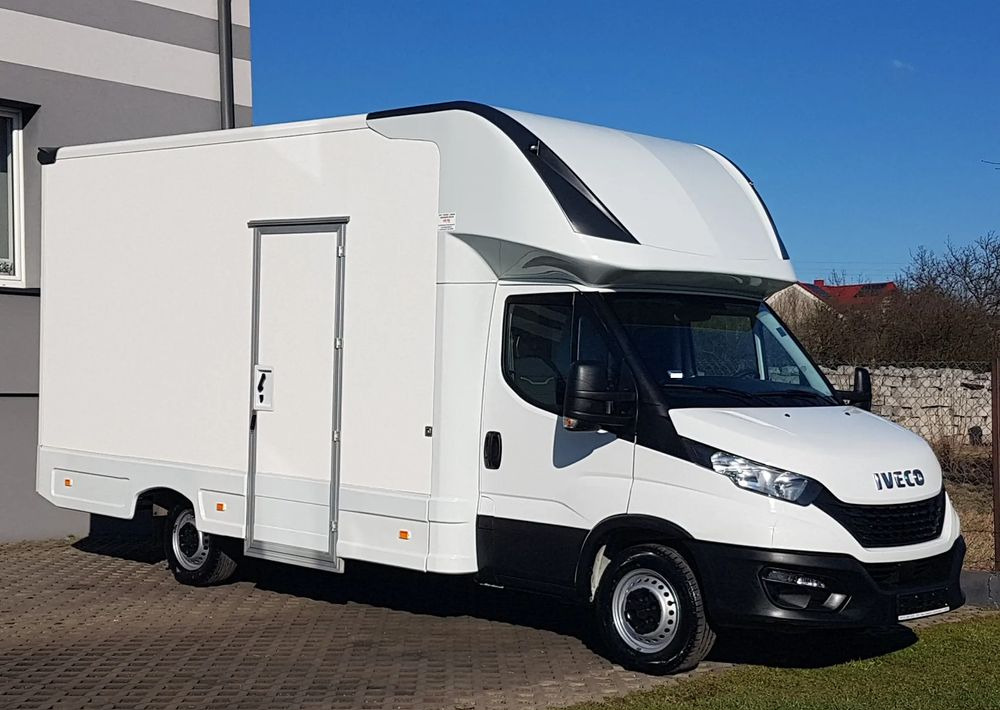 Iveco DAILY KONTENER NISKOPODŁOGOWY 4,43x2,23x2,42 SKLEP FOODTRUCK BAR KLIMA KONIOWÓZ KAMPER - Camion magasin: photos 1 Iveco DAILY KONTENER NISKOPODŁOGOWY 4,43x2,23x2,42 SKLEP FOODTRUCK BAR KLIMA KONIOWÓZ KAMPER - Camion magasin: photos 1