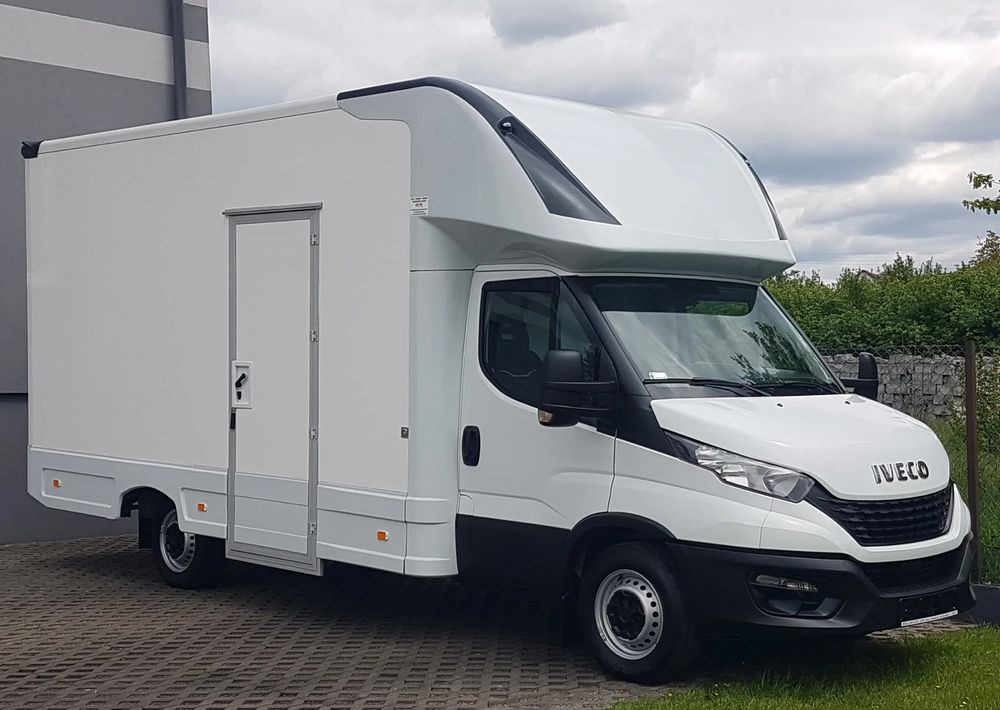 Iveco DAILY KONTENER NISKOPODŁOGOWY 4,43x2,23x2,42 SKLEP FOODTRUCK BAR KLIMA KONIOWÓZ KAMPER - Fourgon: photos 1 Iveco DAILY KONTENER NISKOPODŁOGOWY 4,43x2,23x2,42 SKLEP FOODTRUCK BAR KLIMA KONIOWÓZ KAMPER - Fourgon: photos 1