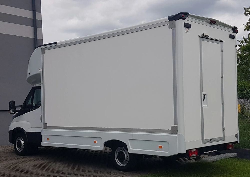 Iveco DAILY KONTENER NISKOPODŁOGOWY 4,43x2,23x2,42 SKLEP FOODTRUCK BAR KLIMA KONIOWÓZ KAMPER - Fourgon: photos 3 Iveco DAILY KONTENER NISKOPODŁOGOWY 4,43x2,23x2,42 SKLEP FOODTRUCK BAR KLIMA KONIOWÓZ KAMPER - Fourgon: photos 3