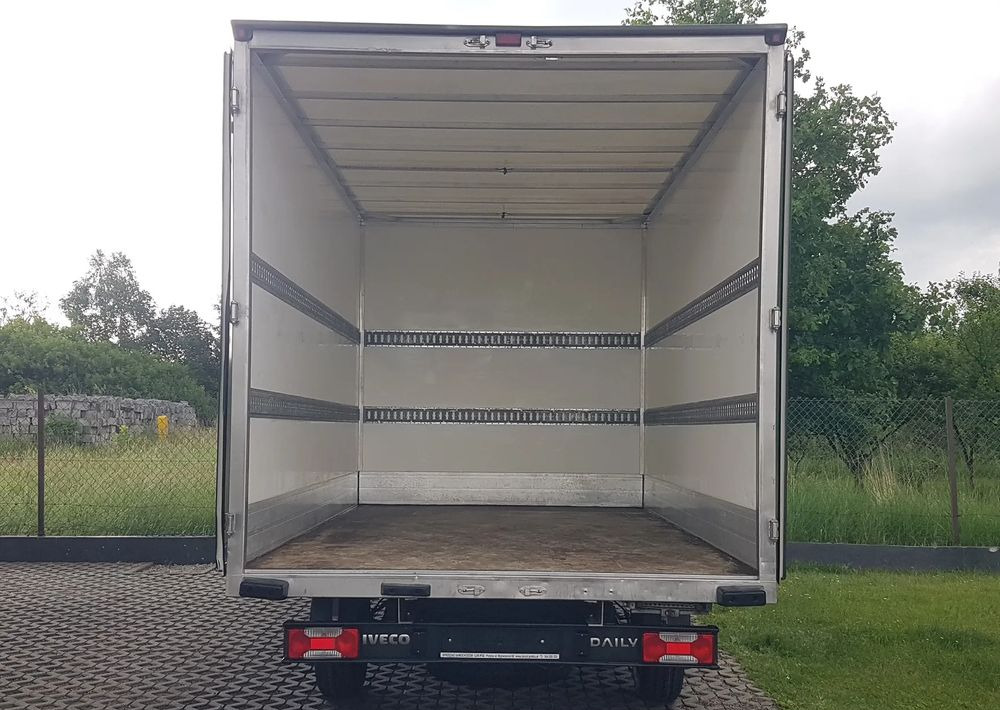 Iveco Daily 8EP KONTENER 4,14x2,21x2,20 KLIMA MANUAL KRAJOWY DMC 3500KG - Fourgon: photos 5 Iveco Daily 8EP KONTENER 4,14x2,21x2,20 KLIMA MANUAL KRAJOWY DMC 3500KG - Fourgon: photos 5