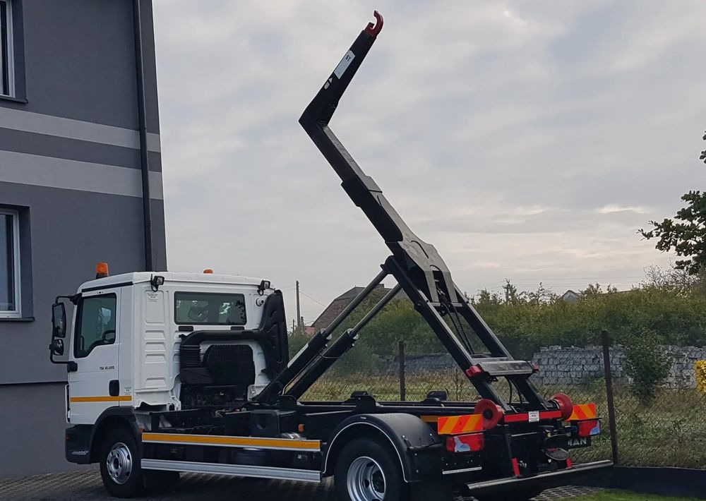 MAN TGL 12.220 HAKOWIEC 4x2 KLIMA - Camion ampliroll: photos 3 MAN TGL 12.220 HAKOWIEC 4x2 KLIMA - Camion ampliroll: photos 3