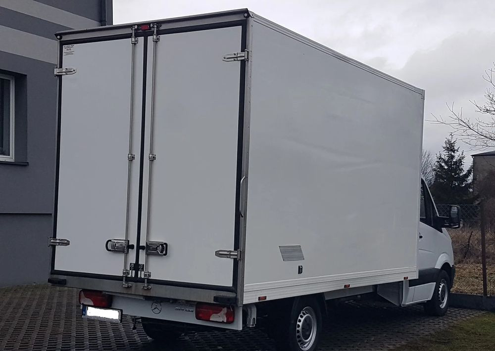 Mercedes-Benz Sprinter CHŁODNIA IZOTERMA 8EP AGREGAT ZANOTTI 4,22x2,15x2,30 KLIMA 314 CDI - Véhicule utilitaire frigorifique: photos 4 Mercedes-Benz Sprinter CHŁODNIA IZOTERMA 8EP AGREGAT ZANOTTI 4,22x2,15x2,30 KLIMA 314 CDI - Véhicule utilitaire frigorifique: photos 4