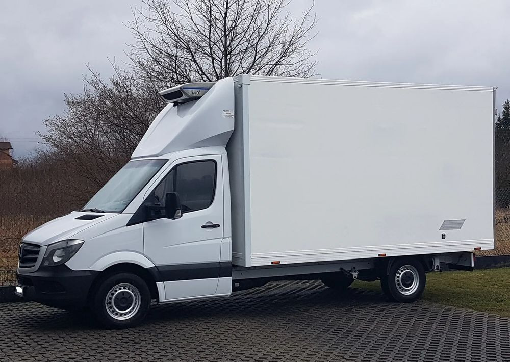 Mercedes-Benz Sprinter CHŁODNIA IZOTERMA 8EP AGREGAT ZANOTTI 4,22x2,15x2,30 KLIMA 314 CDI - Véhicule utilitaire frigorifique: photos 2 Mercedes-Benz Sprinter CHŁODNIA IZOTERMA 8EP AGREGAT ZANOTTI 4,22x2,15x2,30 KLIMA 314 CDI - Véhicule utilitaire frigorifique: photos 2