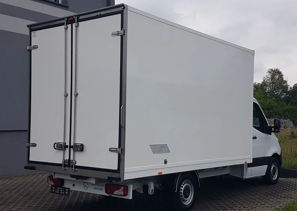 Mercedes-Benz Sprinter KONTENER 8EP 4,11x2,15x2,30 KLIMA 314 CDI MANUAL KRAJOWY - Fourgon: photos 4 Mercedes-Benz Sprinter KONTENER 8EP 4,11x2,15x2,30 KLIMA 314 CDI MANUAL KRAJOWY - Fourgon: photos 4