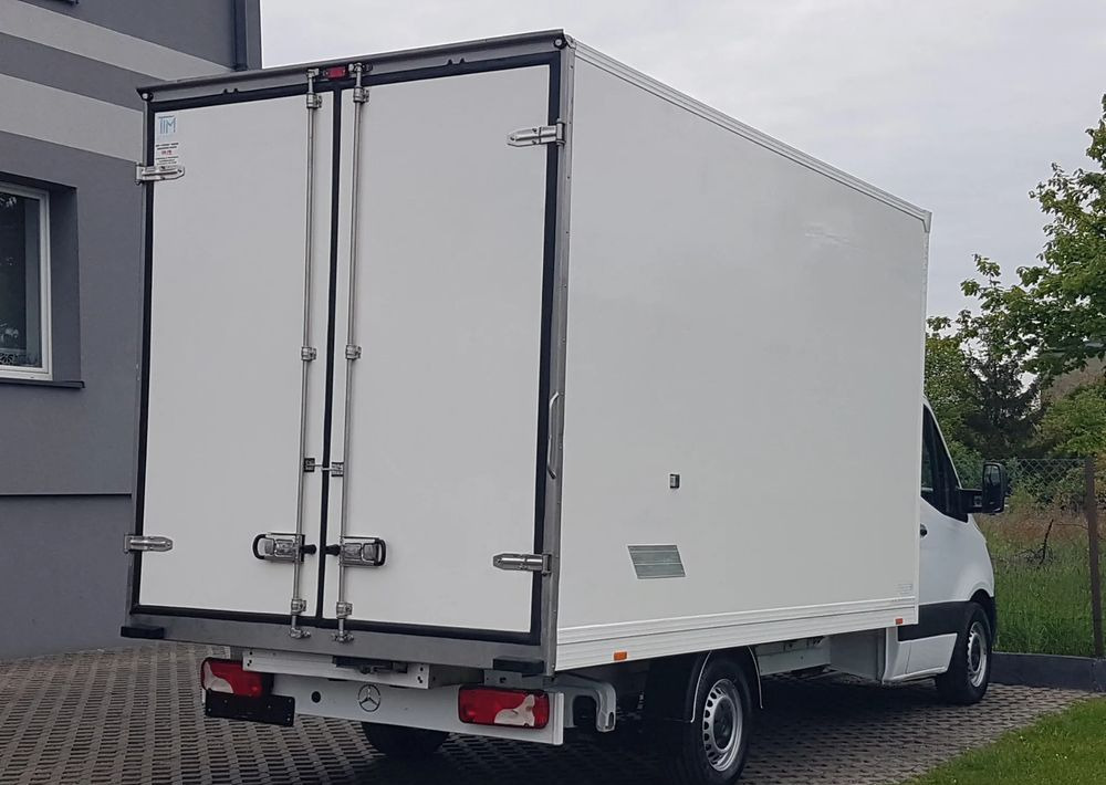 Mercedes-Benz Sprinter KONTENER 8EP 4,12x2,15x2,30 KLIMA 314 CDI MANUAL KRAJOWY AC - Fourgon: photos 4 Mercedes-Benz Sprinter KONTENER 8EP 4,12x2,15x2,30 KLIMA 314 CDI MANUAL KRAJOWY AC - Fourgon: photos 4