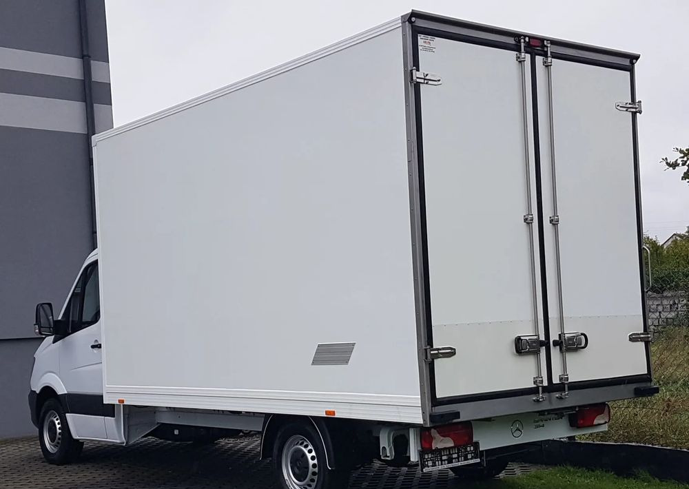 Mercedes-Benz Sprinter KONTENER 8EP 4,21x2,15x2,30 KLIMA 314 CDI MANUAL - Fourgon: photos 3 Mercedes-Benz Sprinter KONTENER 8EP 4,21x2,15x2,30 KLIMA 314 CDI MANUAL - Fourgon: photos 3
