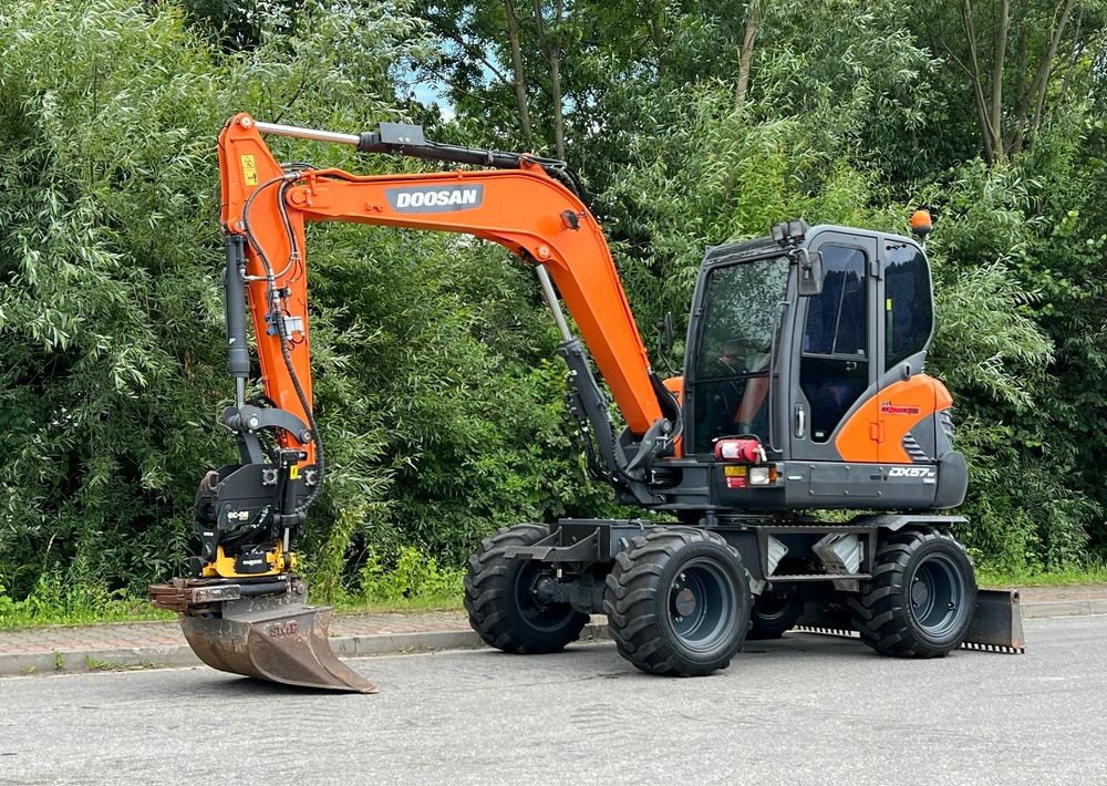 Doosan DOOSAN DX57W *ROTOTILT* 2200 Motogodzin JAK NOWA KOPARKA KOŁOWA STAN PERFEKCYJNY SPROWADZONA - Pelle sur pneus: photos 1 Doosan DOOSAN DX57W *ROTOTILT* 2200 Motogodzin JAK NOWA KOPARKA KOŁOWA STAN PERFEKCYJNY SPROWADZONA - Pelle sur pneus: photos 1