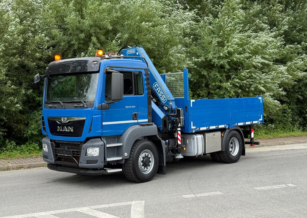MAN * MAN 18.440 TGS * 4x4 * HDS Fassi F215 * Sprowadzony * 95 000 KM ! * Stan Jak Nowy - Camion plateau, Camion grue: photos 2 MAN * MAN 18.440 TGS * 4x4 * HDS Fassi F215 * Sprowadzony * 95 000 KM ! * Stan Jak Nowy - Camion plateau, Camion grue: photos 2