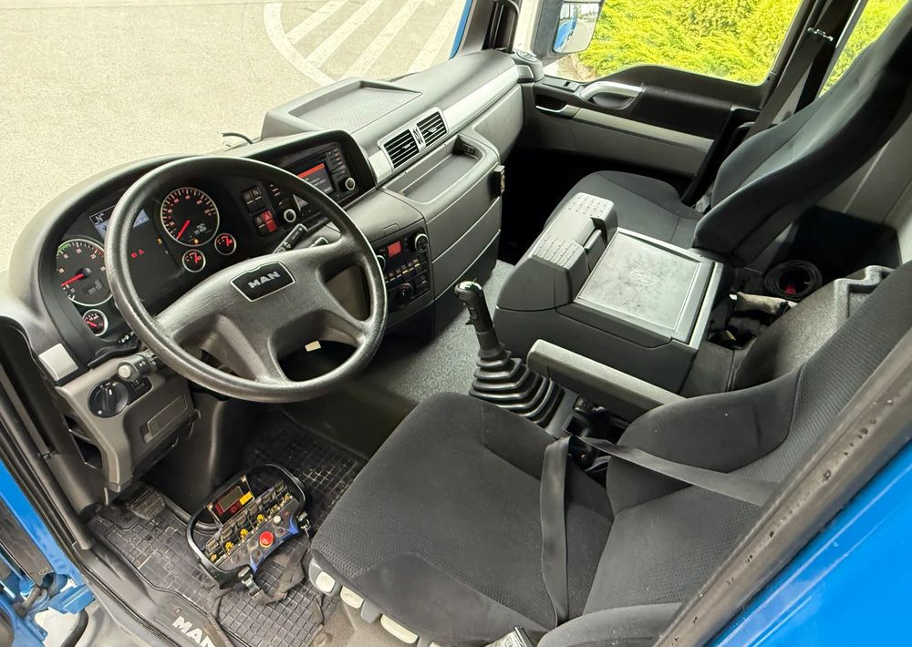 MAN * MAN 18.440 TGS * 4x4 * HDS Fassi F215 * Sprowadzony * 95 000 KM ! * Stan Jak Nowy - Camion plateau, Camion grue: photos 3 MAN * MAN 18.440 TGS * 4x4 * HDS Fassi F215 * Sprowadzony * 95 000 KM ! * Stan Jak Nowy - Camion plateau, Camion grue: photos 3