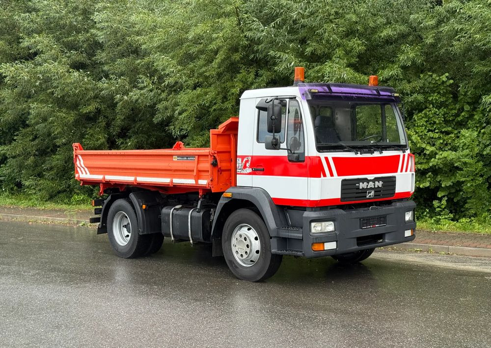MAN * MAN LE 14.220 *Kiper Wywrotka * 4x2 * Sprowadzony * Stan Bardzo Dobry * - Camion benne: photos 2 MAN * MAN LE 14.220 *Kiper Wywrotka * 4x2 * Sprowadzony * Stan Bardzo Dobry * - Camion benne: photos 2