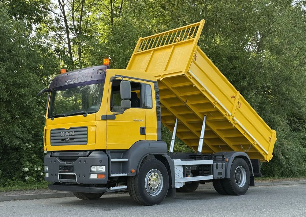 MAN * MAN TGA 18-320 * Kiper Wywrotka * 4x2 * Kran * Sprowadzony* Bardzo Dobry Stan - Camion benne: photos 1 MAN * MAN TGA 18-320 * Kiper Wywrotka * 4x2 * Kran * Sprowadzony* Bardzo Dobry Stan - Camion benne: photos 1