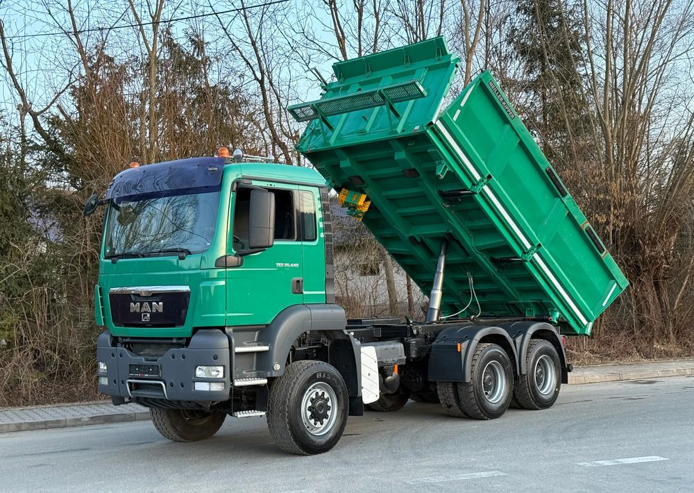 MAN * TGS 26.440 MAN * Kiper / Wywrotka * 6x6 * Sprowadzona * Bordmatik * Stan Perfekcyjny - Camion benne: photos 1 MAN * TGS 26.440 MAN * Kiper / Wywrotka * 6x6 * Sprowadzona * Bordmatik * Stan Perfekcyjny - Camion benne: photos 1
