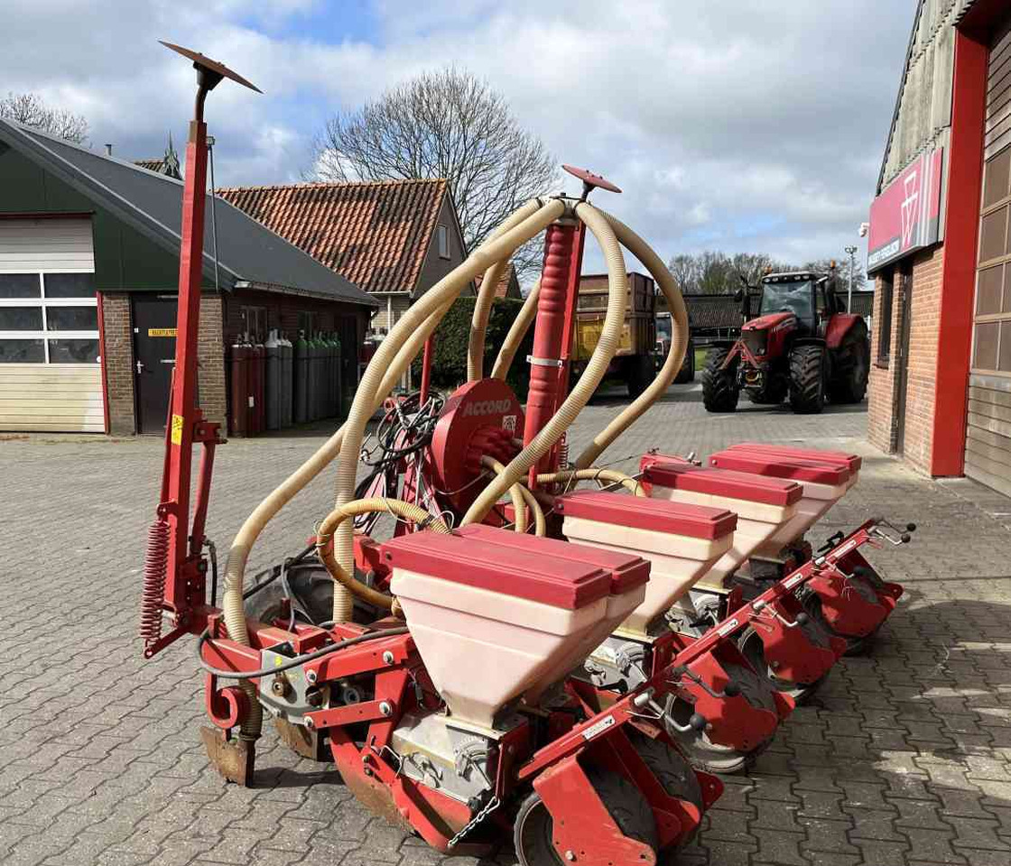 Accord Optima maiszaaimachine zaaimachines - Semoir monograine: photos 4 Accord Optima maiszaaimachine zaaimachines - Semoir monograine: photos 4