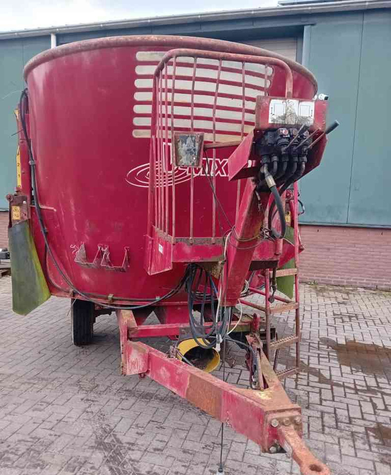 BVL V-Mix 10 voermengwagen - Mélangeuse: photos 5 BVL V-Mix 10 voermengwagen - Mélangeuse: photos 5