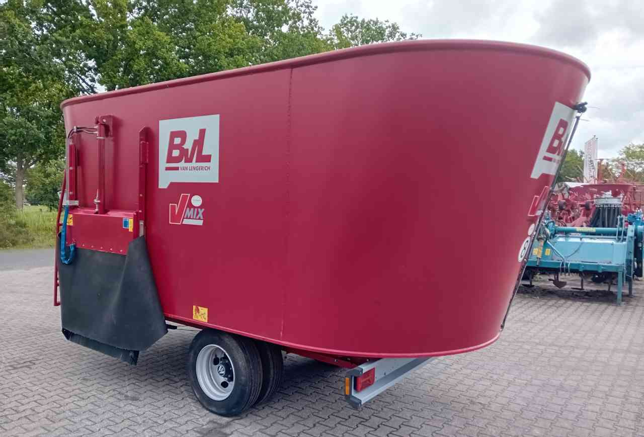 BVL V-Mix Plus 22-2S Voermengwagen Voermachines - Mélangeuse: photos 3 BVL V-Mix Plus 22-2S Voermengwagen Voermachines - Mélangeuse: photos 3