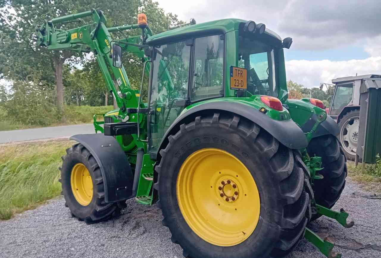John Deere 6320 met 623R voorlader - Tracteur agricole: photos 4 John Deere 6320 met 623R voorlader - Tracteur agricole: photos 4