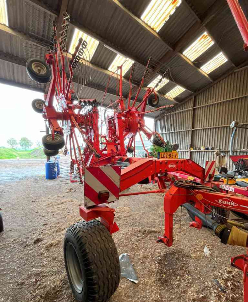 Kuhn GA 8521 zwadhark zwiller rugger rake weidebouwmachines - Faneuse: photos 4 Kuhn GA 8521 zwadhark zwiller rugger rake weidebouwmachines - Faneuse: photos 4
