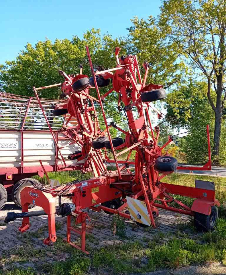 Kuhn GF10601TO schudder, weidebouwmachines - Faneuse: photos 1 Kuhn GF10601TO schudder, weidebouwmachines - Faneuse: photos 1