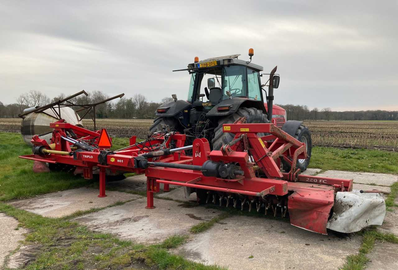 Lely Triplo 801 vlindermaaier, triplomaaier weidemachines - Faucheuse: photos 1 Lely Triplo 801 vlindermaaier, triplomaaier weidemachines - Faucheuse: photos 1