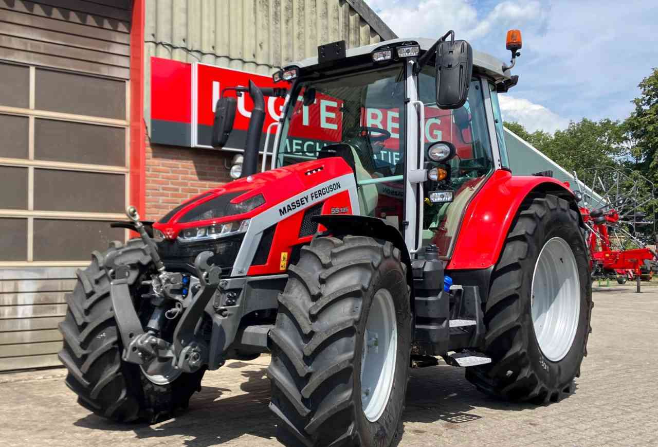 Massey Ferguson 5S.125 Dyna-4 Essential tractoren. - Tracteur agricole: photos 1 Massey Ferguson 5S.125 Dyna-4 Essential tractoren. - Tracteur agricole: photos 1