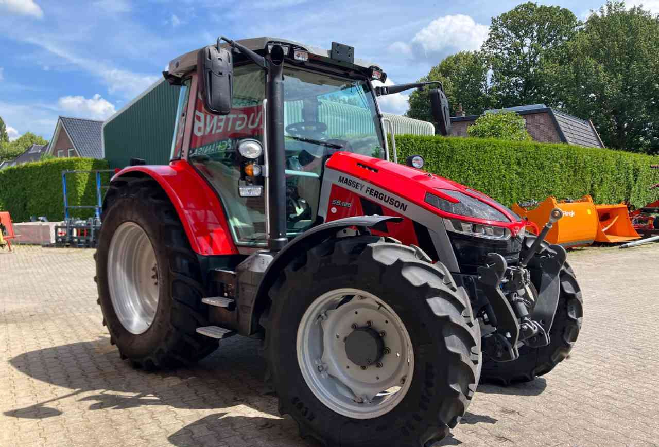 Massey Ferguson 5S.125 Dyna-4 Essential tractoren. - Tracteur agricole: photos 2 Massey Ferguson 5S.125 Dyna-4 Essential tractoren. - Tracteur agricole: photos 2