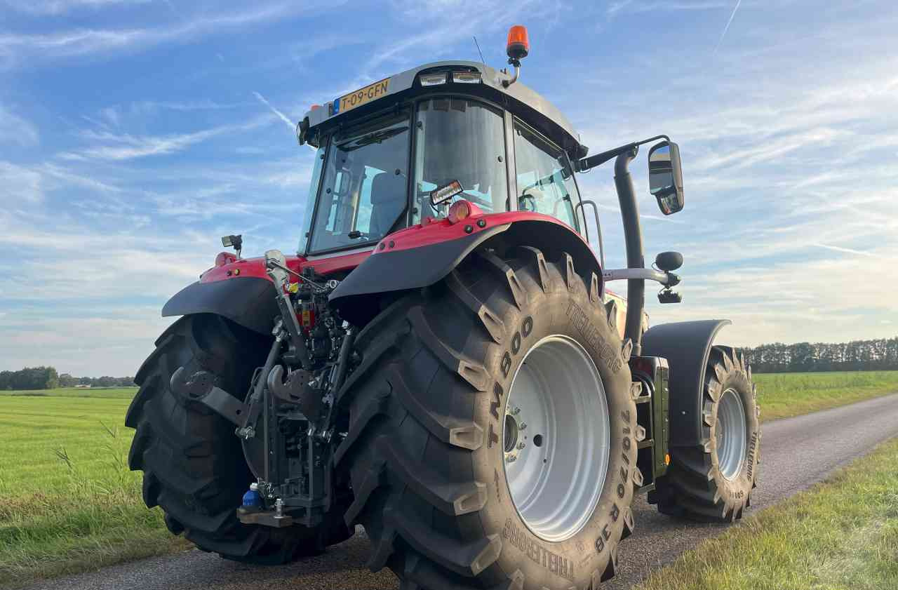 Massey Ferguson 7S.190 Dyna-VT Exclusive tractoren - Tracteur agricole: photos 5 Massey Ferguson 7S.190 Dyna-VT Exclusive tractoren - Tracteur agricole: photos 5