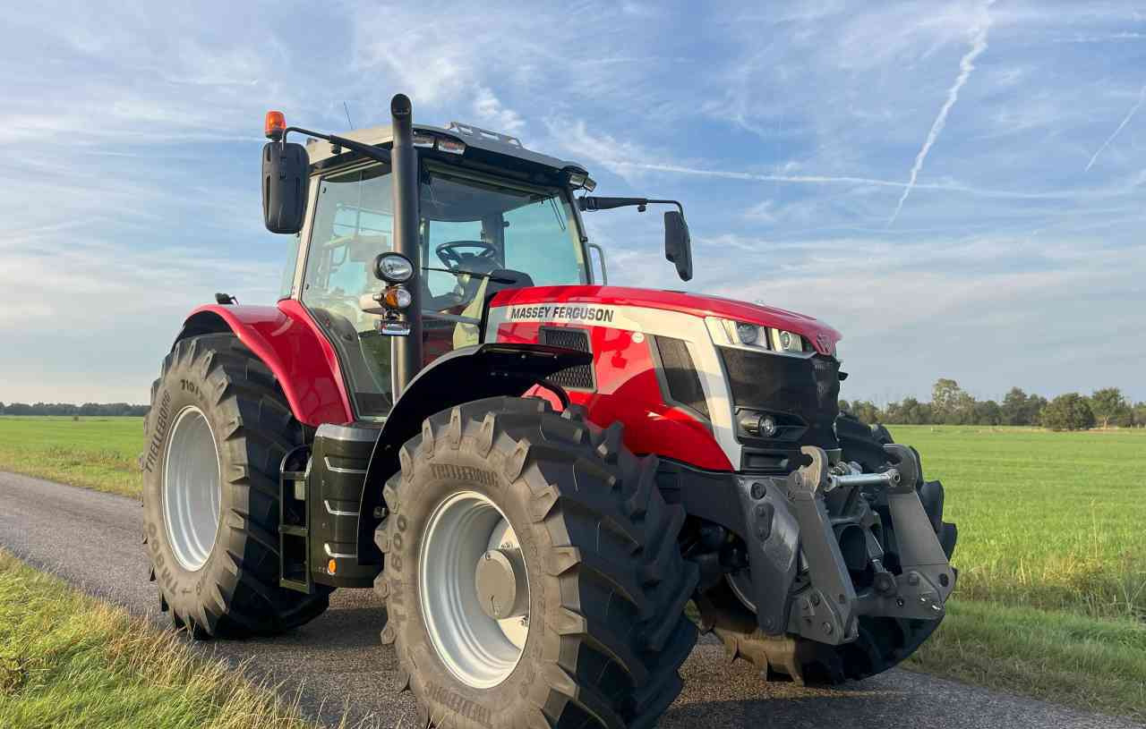Massey Ferguson 7S.190 Dyna-VT Exclusive tractoren - Tracteur agricole: photos 1 Massey Ferguson 7S.190 Dyna-VT Exclusive tractoren - Tracteur agricole: photos 1
