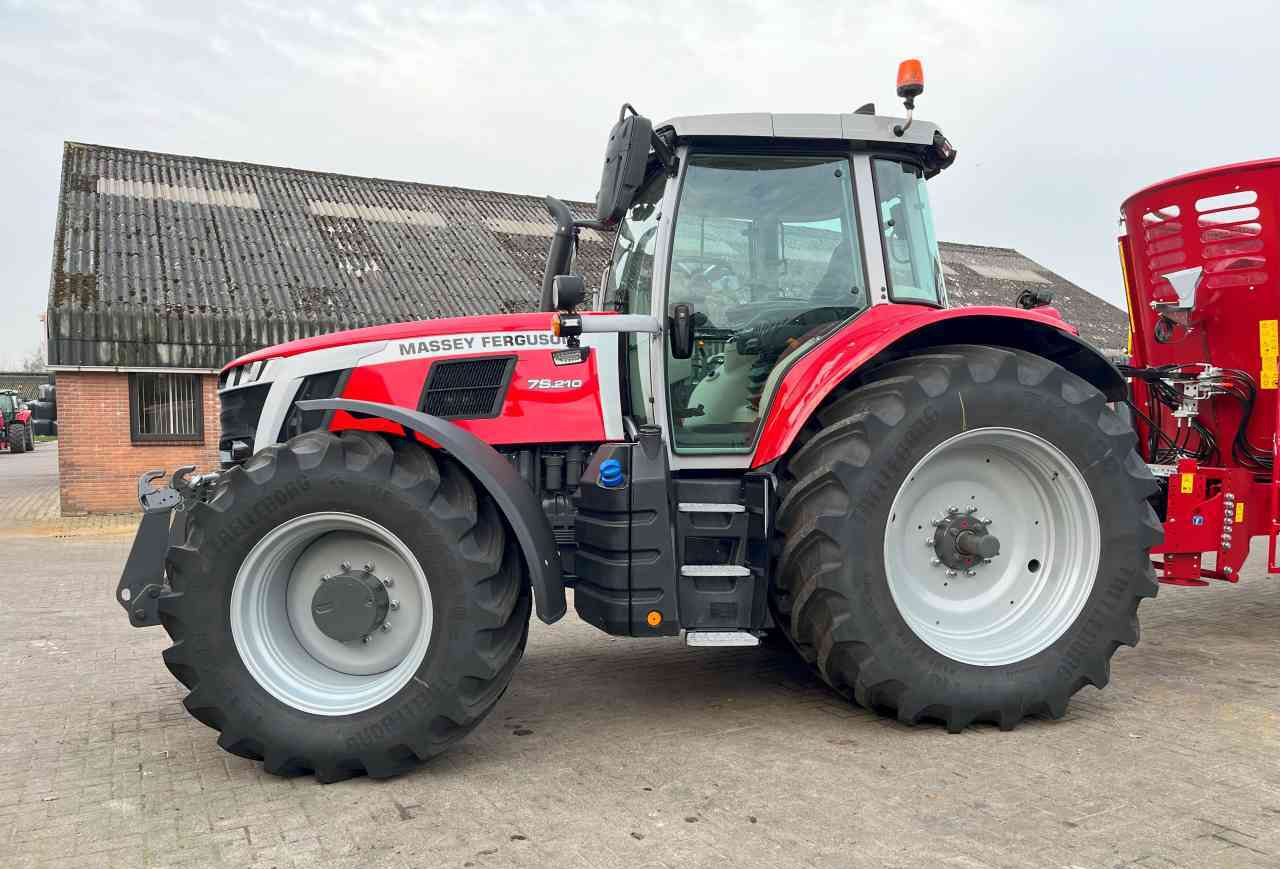 Massey Ferguson 7S.210 Dyna-VT Exclusive Tractoren - Tracteur agricole: photos 2 Massey Ferguson 7S.210 Dyna-VT Exclusive Tractoren - Tracteur agricole: photos 2
