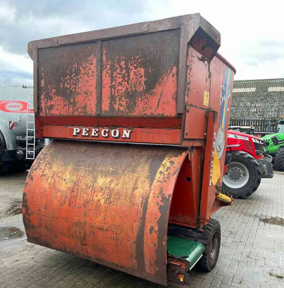 Peecon BIGA 10 voermengwagen, laadklep, voermachines - Mélangeuse: photos 4 Peecon BIGA 10 voermengwagen, laadklep, voermachines - Mélangeuse: photos 4