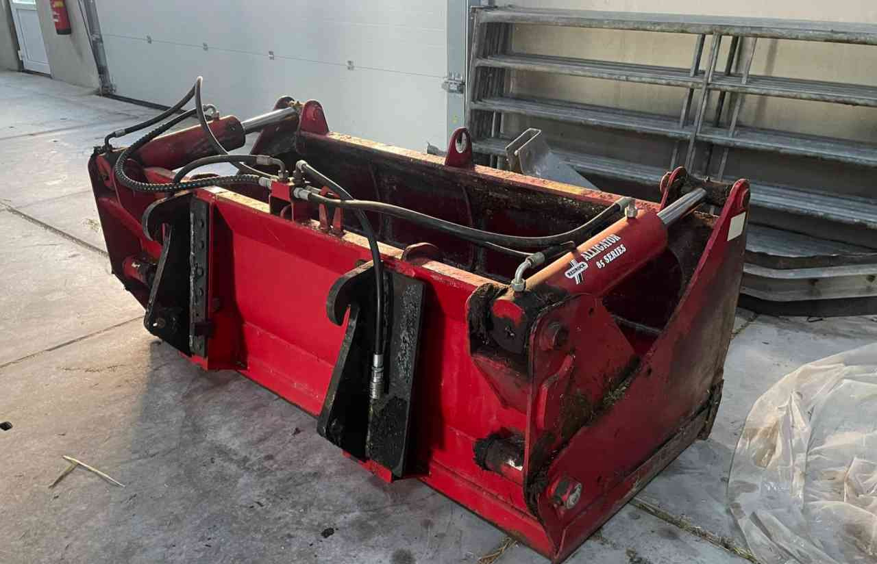 Redrock Kuilhapper 1.60 breed, dichte bodem, Volvo L30 aansluiting voermachines - Matériel d'ensilage: photos 2 Redrock Kuilhapper 1.60 breed, dichte bodem, Volvo L30 aansluiting voermachines - Matériel d'ensilage: photos 2