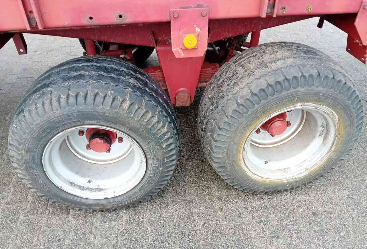 Strautmann Vitesse 230E opraapwagen, ladewagen, weidebouwmachines - Autochargeuse: photos 4 Strautmann Vitesse 230E opraapwagen, ladewagen, weidebouwmachines - Autochargeuse: photos 4