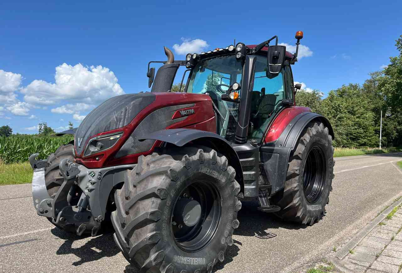 Valtra T234 Direct Tractoren - Tracteur agricole: photos 2 Valtra T234 Direct Tractoren - Tracteur agricole: photos 2