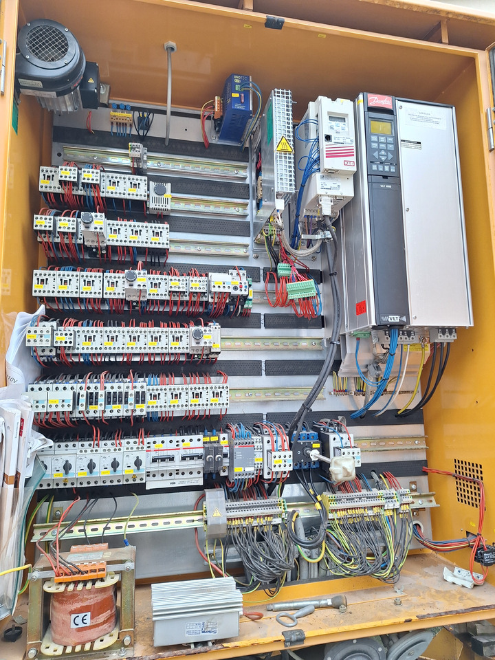 Liebherr 26H - Grue à montage rapide: photos 4 Liebherr 26H - Grue à montage rapide: photos 4