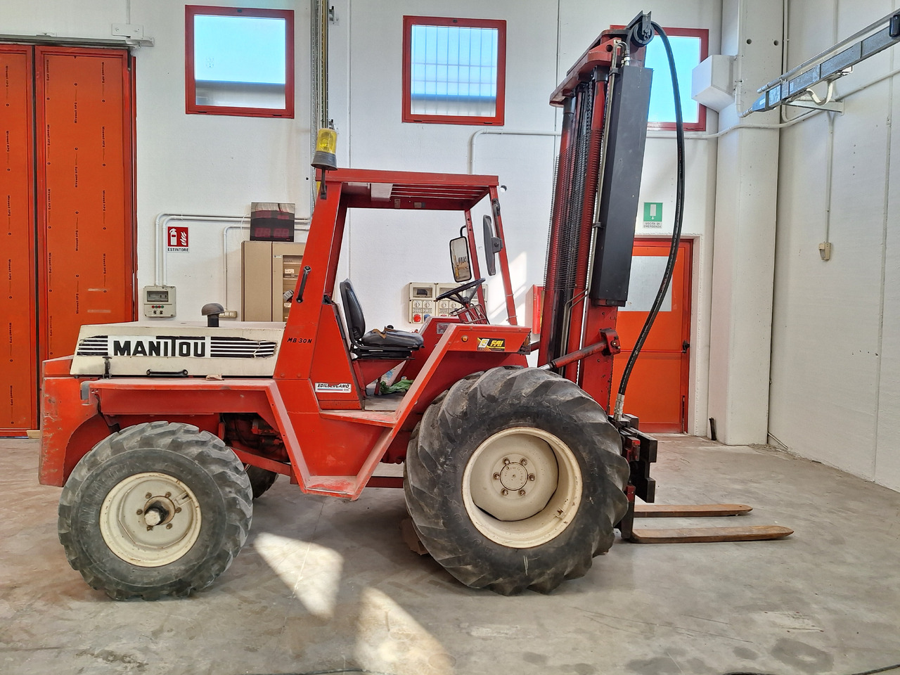 Manitou 30 NB - Chariot tout terrain: photos 1 Manitou 30 NB - Chariot tout terrain: photos 1