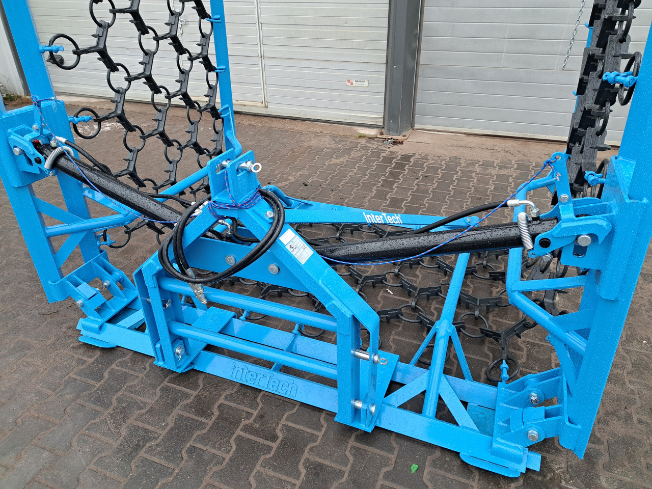 INTER-TECH 6.0m - Herse à chaîne: photos 3 INTER-TECH 6.0m - Herse à chaîne: photos 3