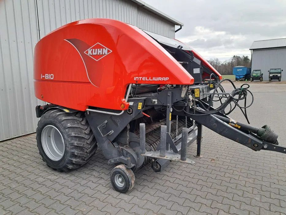Kuhn i-BIO - Presse à balles rondes: photos 1 Kuhn i-BIO - Presse à balles rondes: photos 1