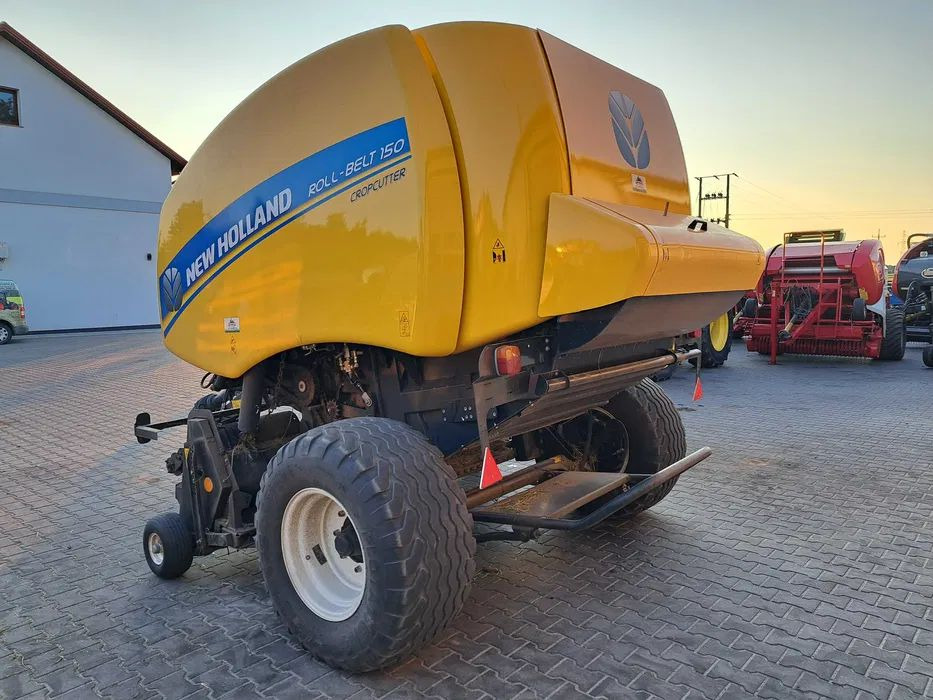 New Holland ROLL-BELT 150 cropcutter - Presse à balles rondes: photos 4 New Holland ROLL-BELT 150 cropcutter - Presse à balles rondes: photos 4