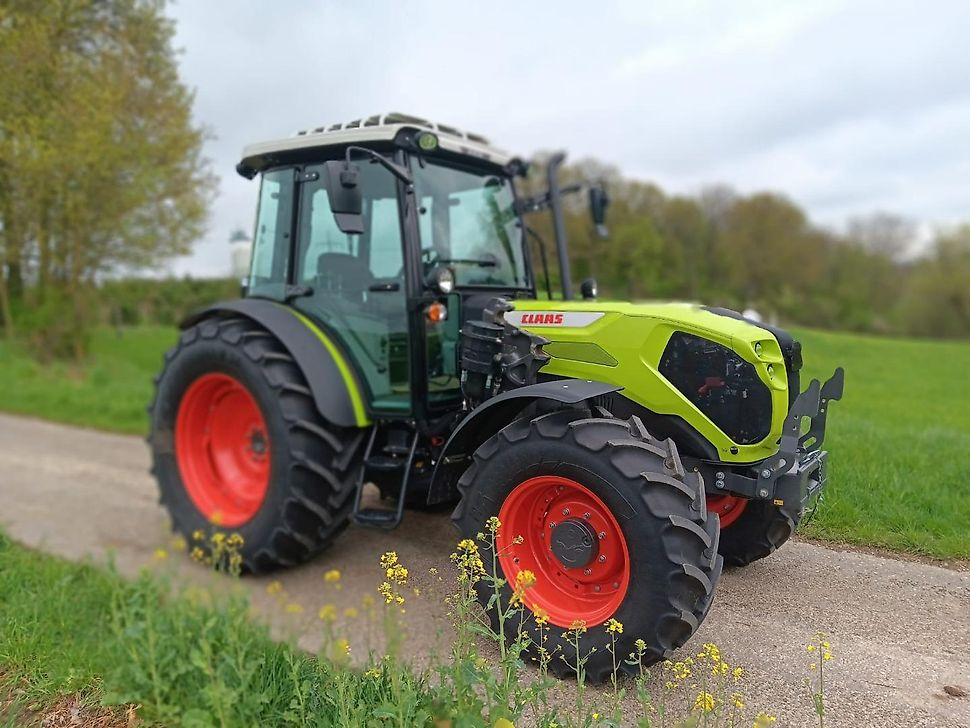 Claas CLAAS AXOS 240 Traktor Schlepper Frontlader - Konsolen Klima - Tracteur agricole: photos 4 Claas CLAAS AXOS 240 Traktor Schlepper Frontlader - Konsolen Klima - Tracteur agricole: photos 4