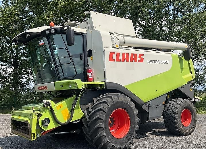 Claas Lexion 550 - Moissonneuse-batteuse: photos 1 Claas Lexion 550 - Moissonneuse-batteuse: photos 1